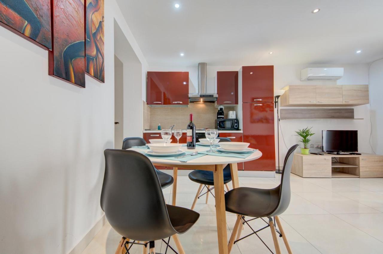 Sapphire Court 2 Bedroom Apartments By Shortletsmalta Слима Екстериор снимка