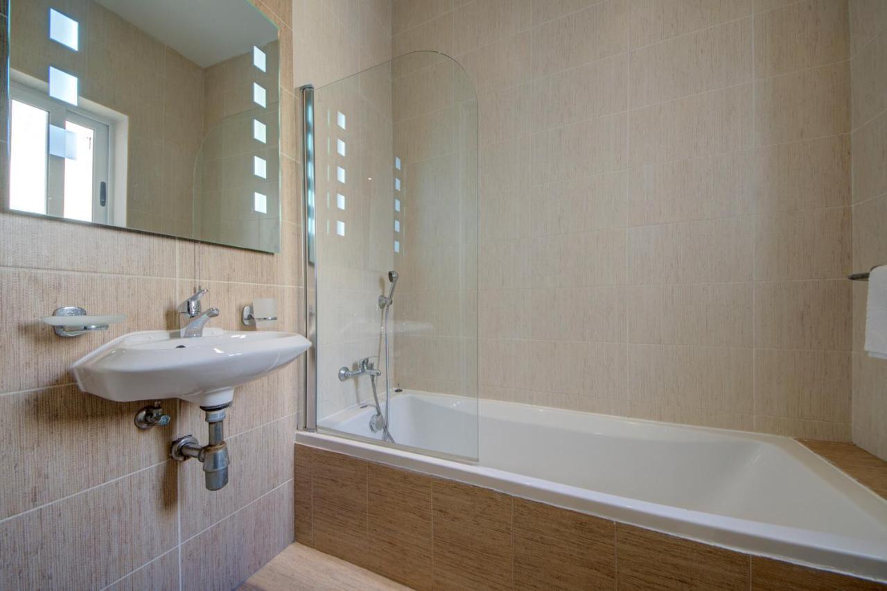 Sapphire Court 2 Bedroom Apartments By Shortletsmalta Слима Екстериор снимка